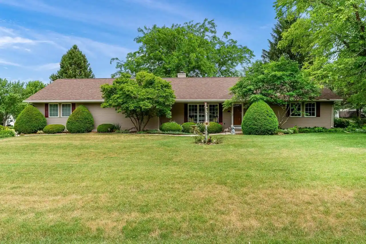 Homes for sale in Darien, WI | 535 Danielson Dr Dr, Darien, WI 53114 | MLS# 2025740