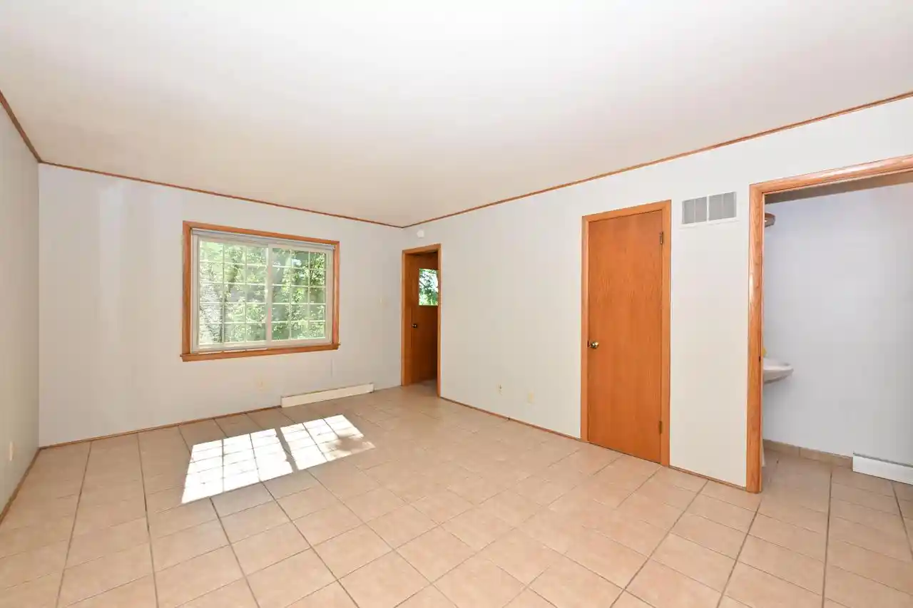 Homes for sale in South Milwaukee, WI | 1710 Poplar Avenue Avenue, South Milwaukee, WI 53172 | MLS# 1967128