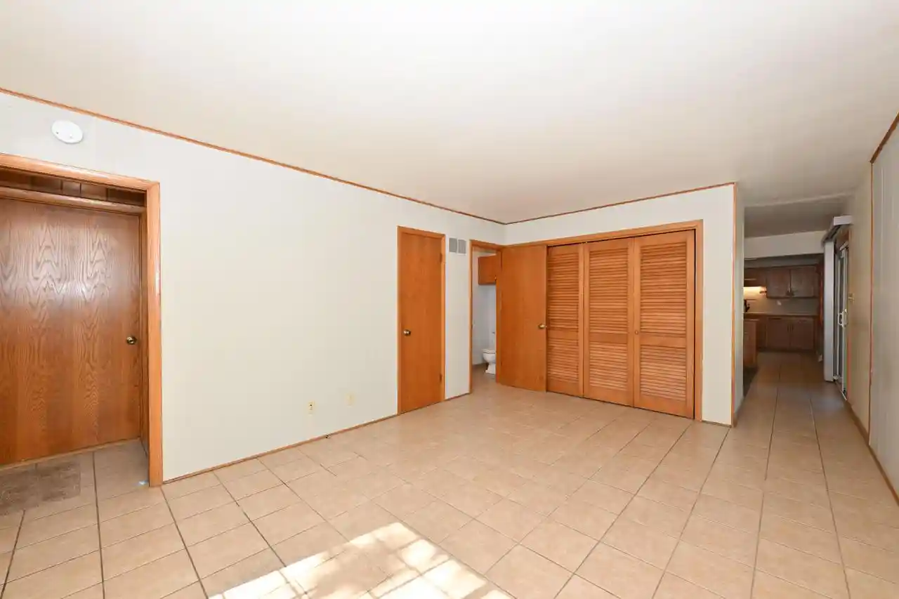 Homes for sale in South Milwaukee, WI | 1710 Poplar Avenue Avenue, South Milwaukee, WI 53172 | MLS# 1967128