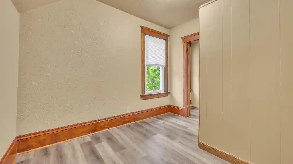 2nd image of 902 S 20th St St, Manitowoc, WI 54220