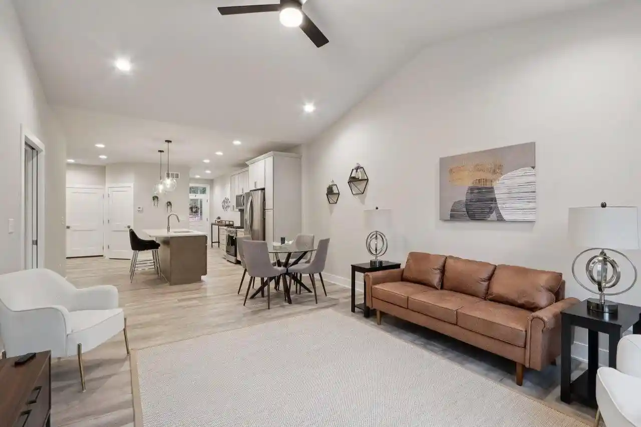 2nd image of 405 Falcon Ridge Dr Dr #18, Burlington, WI 53105 | MLS# 1967157