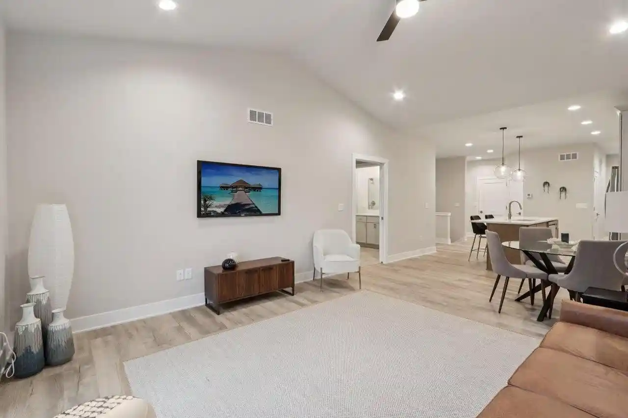 3rd image of 405 Falcon Ridge Dr Dr, Burlington, WI 53105