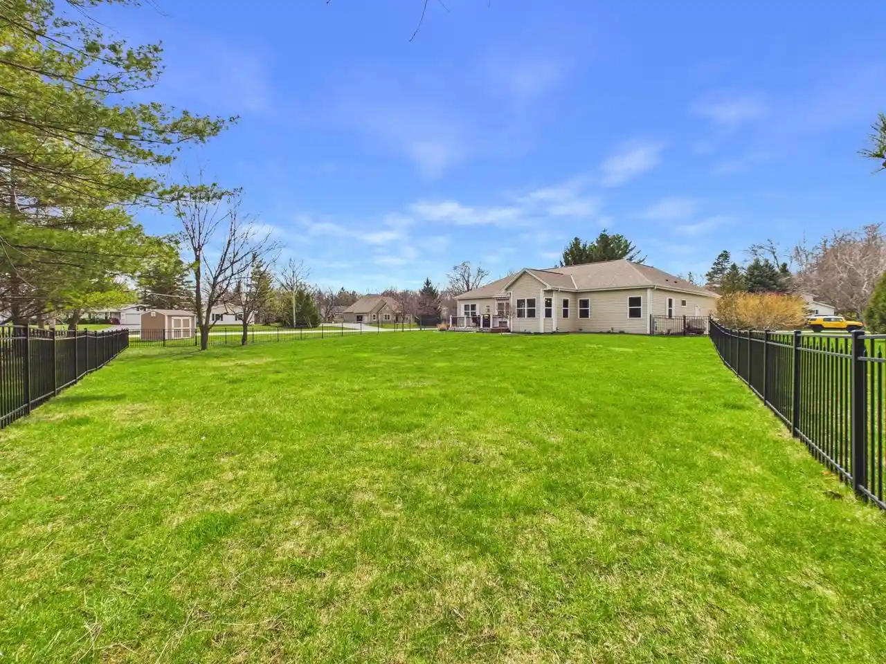 99th image of W272n387 Hilltop Dr Dr, Waukesha, WI 53188 | MLS# 1967177