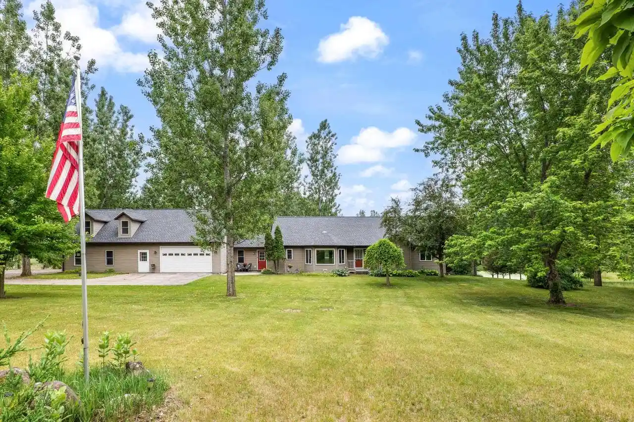 Homes for sale in Pardeeville, WI | 3075 W Grouse Road Road, Pardeeville, WI 53954 | MLS# 2025784