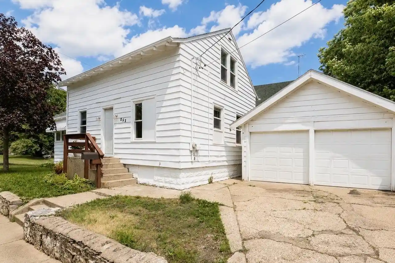 Homes for sale in Beloit, WI | 959 6th Street Street, Beloit, WI 53511 | MLS# 2025787