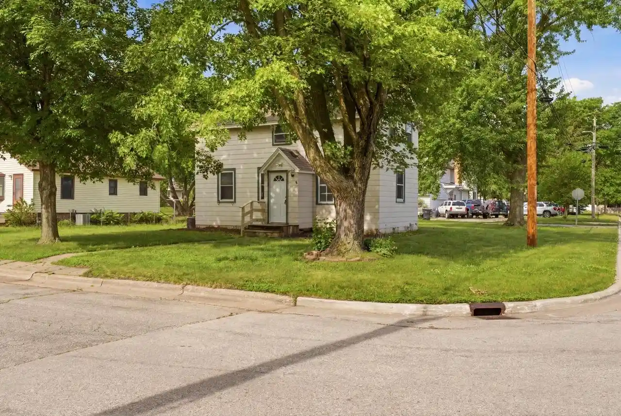 Homes for sale in La Crosse, WI | 2737 Hamilton Street Street, La Crosse, WI 54603 | MLS# 1967217