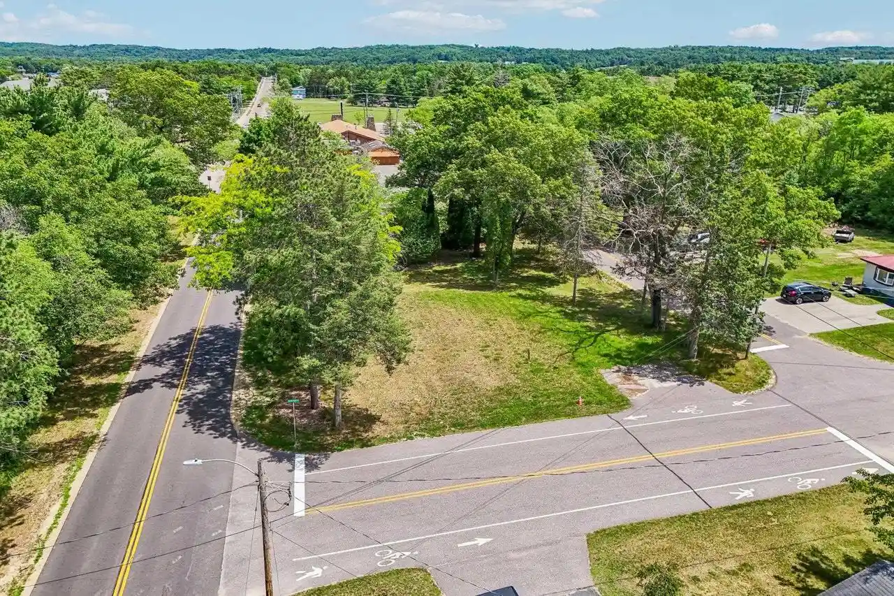 21st image of 940 Parkway Dr Dr, Wisconsin Dells, WI 53965 | MLS# 2025794
