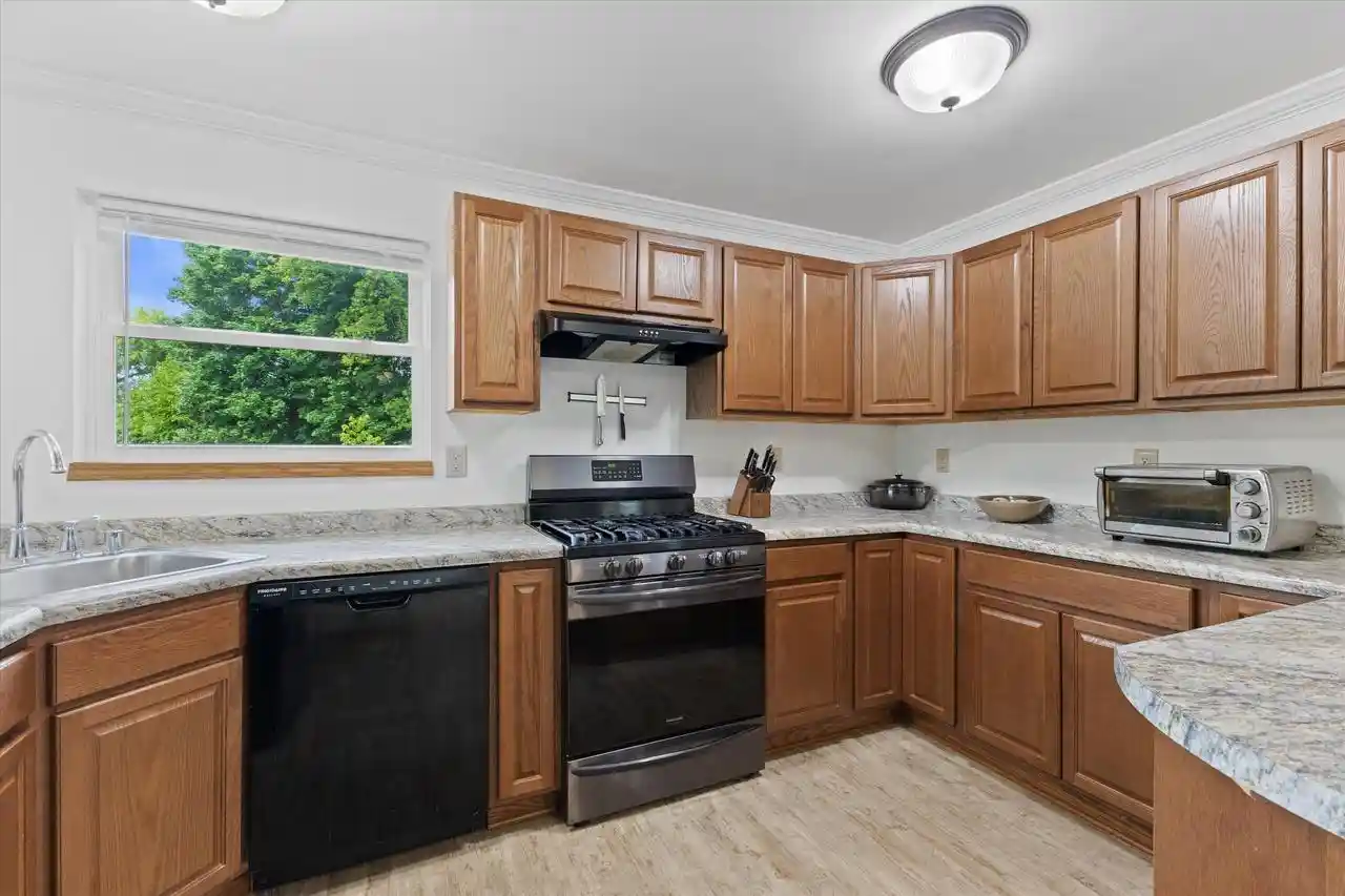 2nd image of W244n4501 Swan Road Road, Pewaukee, WI 53072 | MLS# 1967243