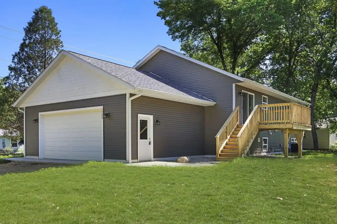 Homes for sale in Genoa City, WI | N1200 Laurel Dr Dr, Genoa City, WI 53128 | MLS# 1967258