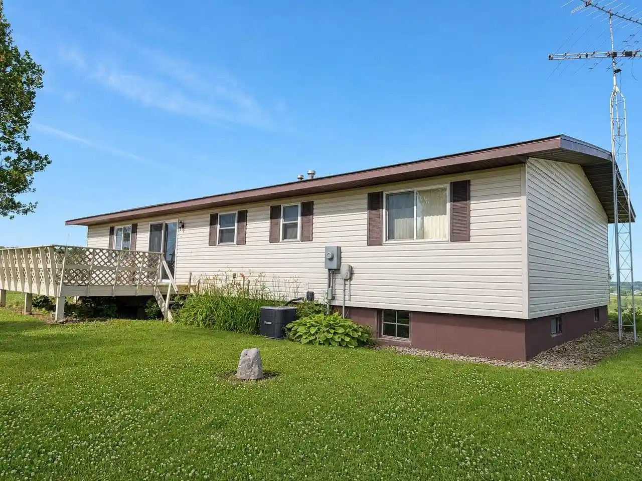 Homes for sale in Hillsboro, WI | E18861 County Road Ff, Hillsboro, WI 54634 | MLS# 2025810