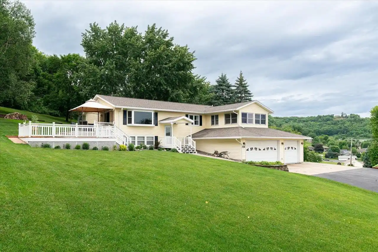 1st image of 731 4th Street N Street N, La Crescent, MN 55947 | MLS# 1967287