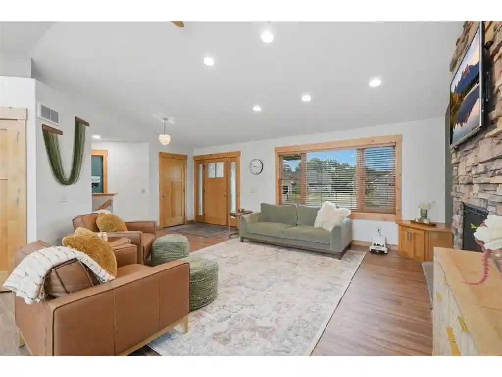 Photo 3 of Single family home for sale at 1647 Valley Quail Dr Dr, River Falls, WI 54022 | MLS# 6743855 | Listing updated on 2026-09-22