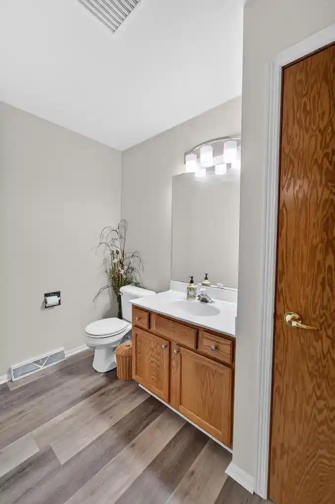 4th image of 6949 Chester Dr Dr, Madison, WI 53719