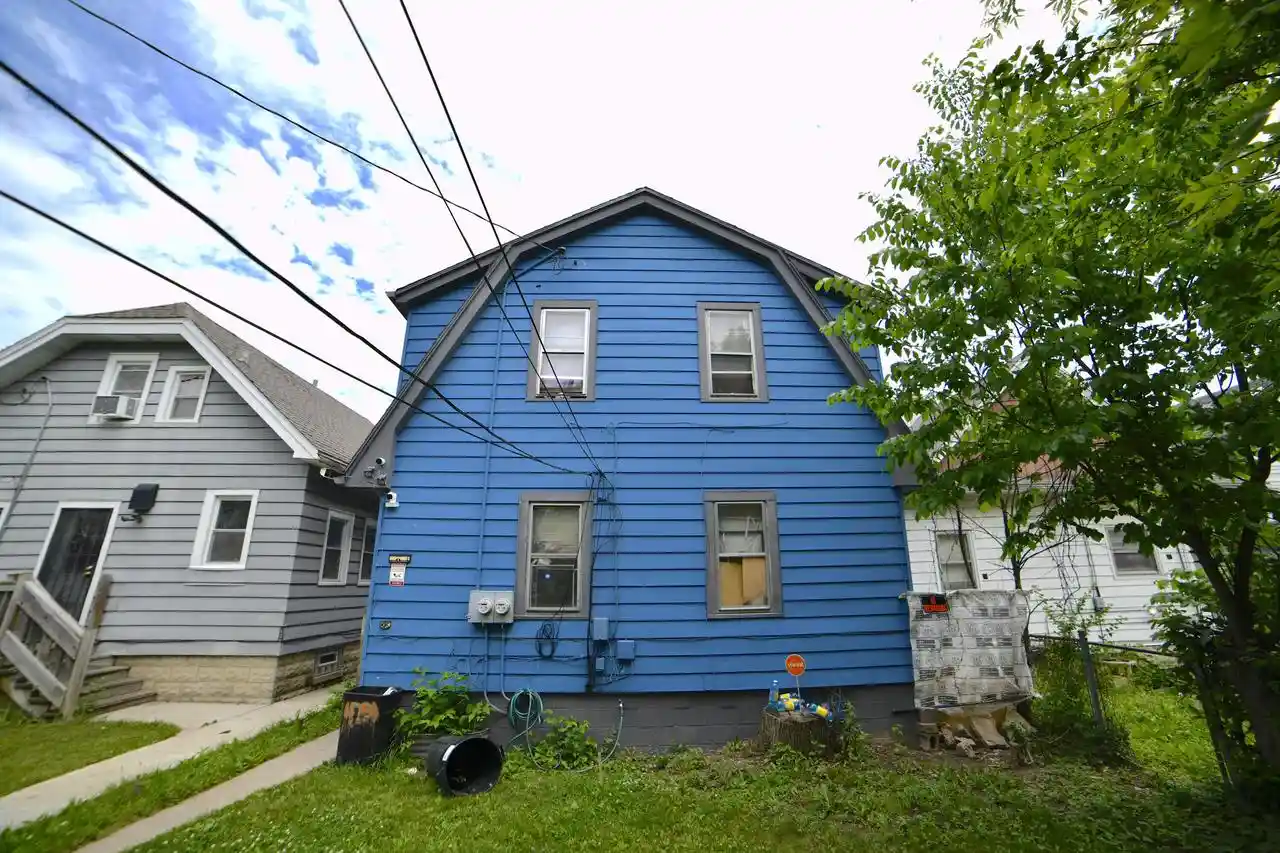 Listing Photo 5 - Condo for sale in building located at 5047-5049 N 31st St St, Milwaukee, WI 53209 - Unit #5049