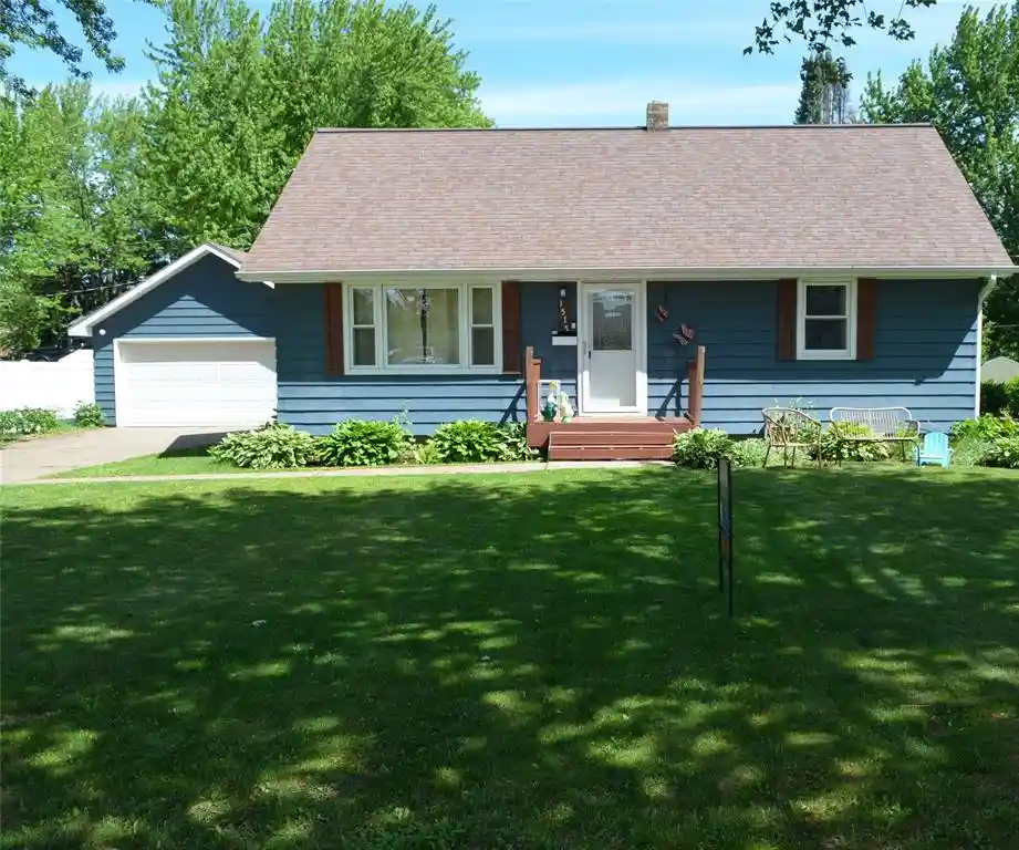 Homes for sale in Bloomer, WI | 1515 6th Avenue Avenue, Bloomer, WI 54724 | MLS# 1602120