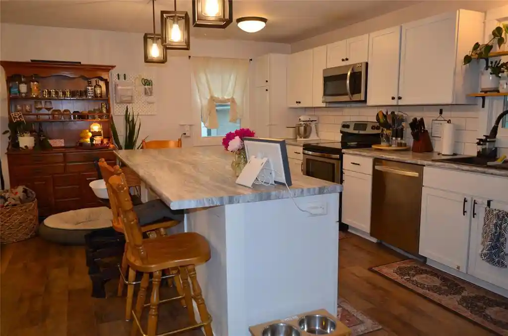 Homes for sale in Bloomer, WI | 1515 6Th Avenue Avenue, Bloomer, WI 54724 | MLS# 1602120