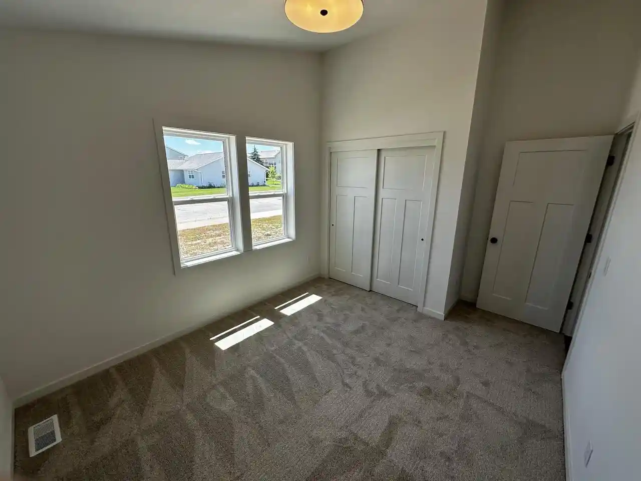 5th image of 1068 Happy Lane Lane, Sheboygan Falls, WI 53085 | MLS# 1967415