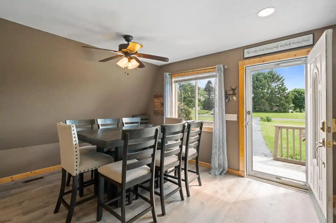 Homes for sale in Elkhorn, WI | W6093 Mariner Hills Trail Trail, Elkhorn, WI 53121 | MLS# 1967417