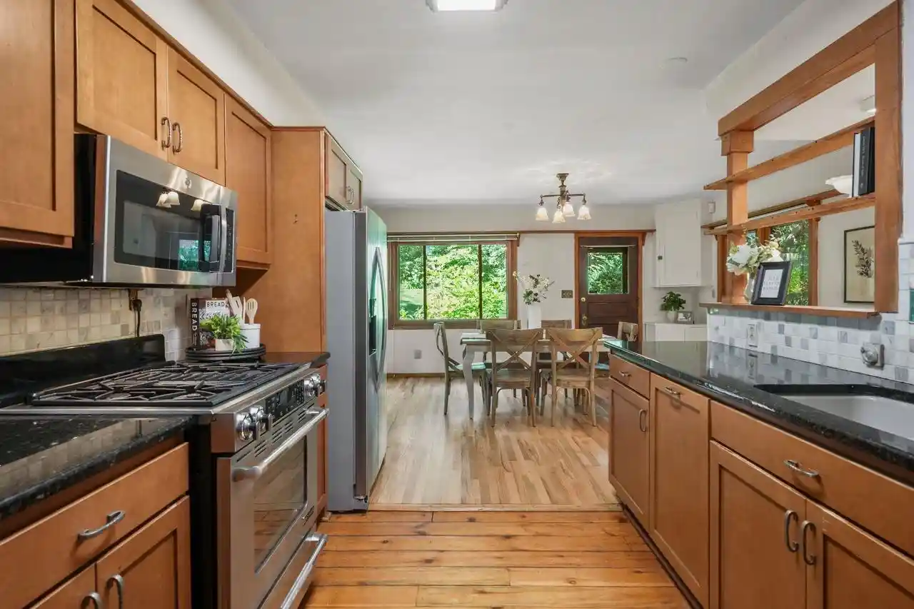4th image of 1210 Sweetbriar Road Road, Madison, WI 53705 | MLS# 2025873