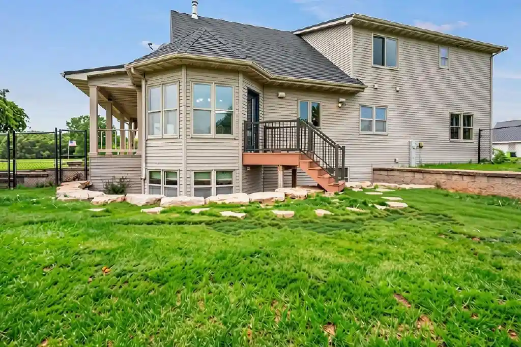 1st image of 8120 Challenger Dr Dr, Neenah, WI 54956 | MLS# 50327437