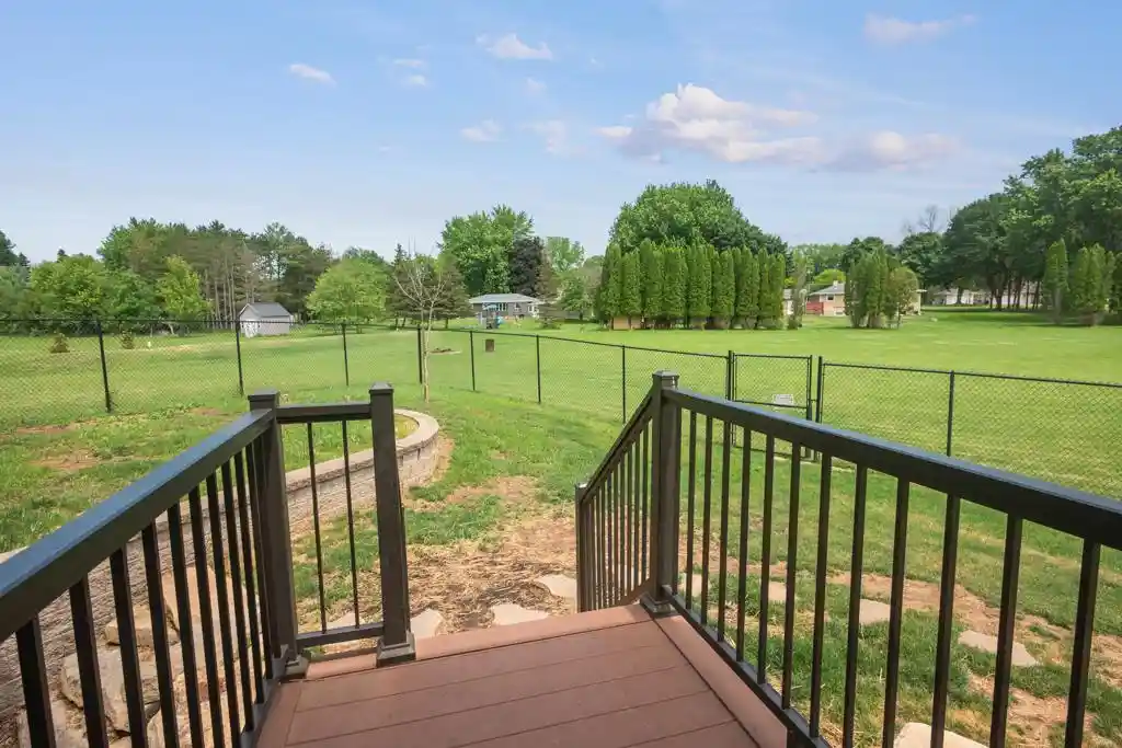 2nd image of 8120 Challenger Dr Dr, Neenah, WI 54956 | MLS# 50327437
