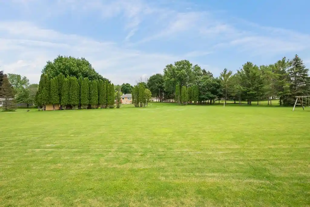 3rd image of 8120 Challenger Dr Dr, Neenah, WI 54956 | MLS# 50327437
