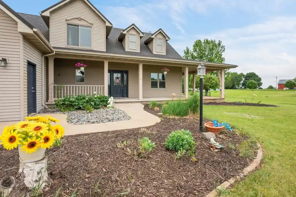 4th image of 8120 Challenger Dr Dr, Neenah, WI 54956 | MLS# 50327437