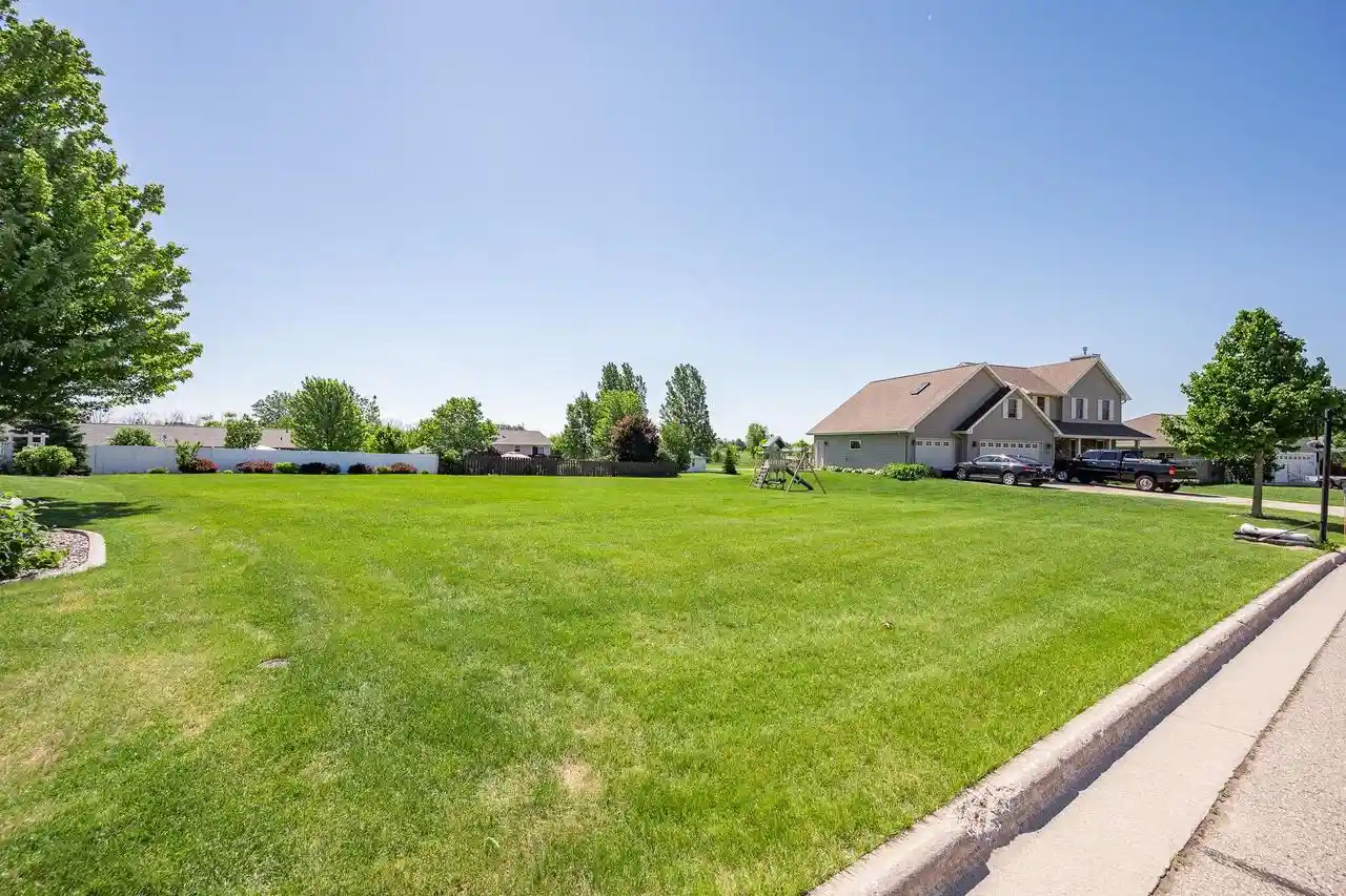5th image of 1630 Panther Court Court, New Franken, WI 54229 | MLS# 50327446
