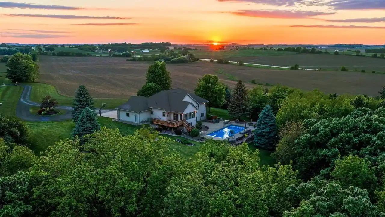 Photo 4 of Sale Pending at 6128 Imperial Dr Dr, Waunakee, WI 53597 | MLS# 2025890 | Listing updated on 2026-08-18