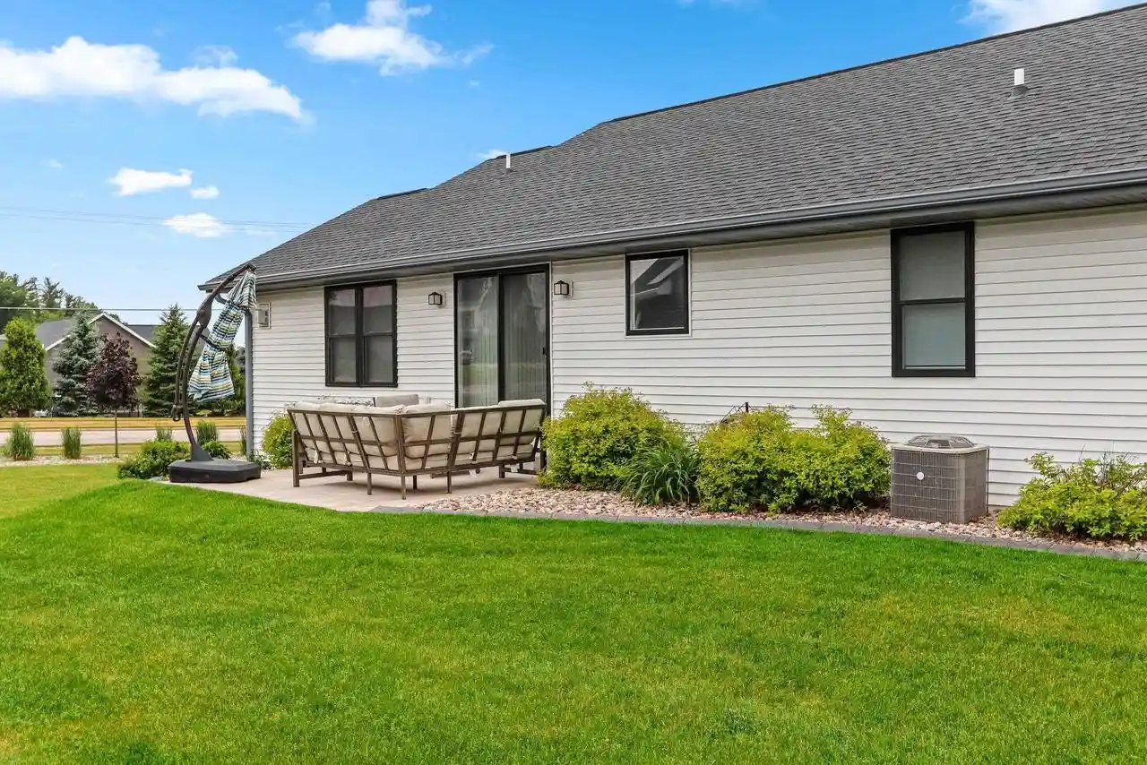 Photo 2 of Sale Pending at 710 Westhill Dr, Green Bay, WI 54313 | MLS# 50327460 | Listing updated on 2026-10-30
