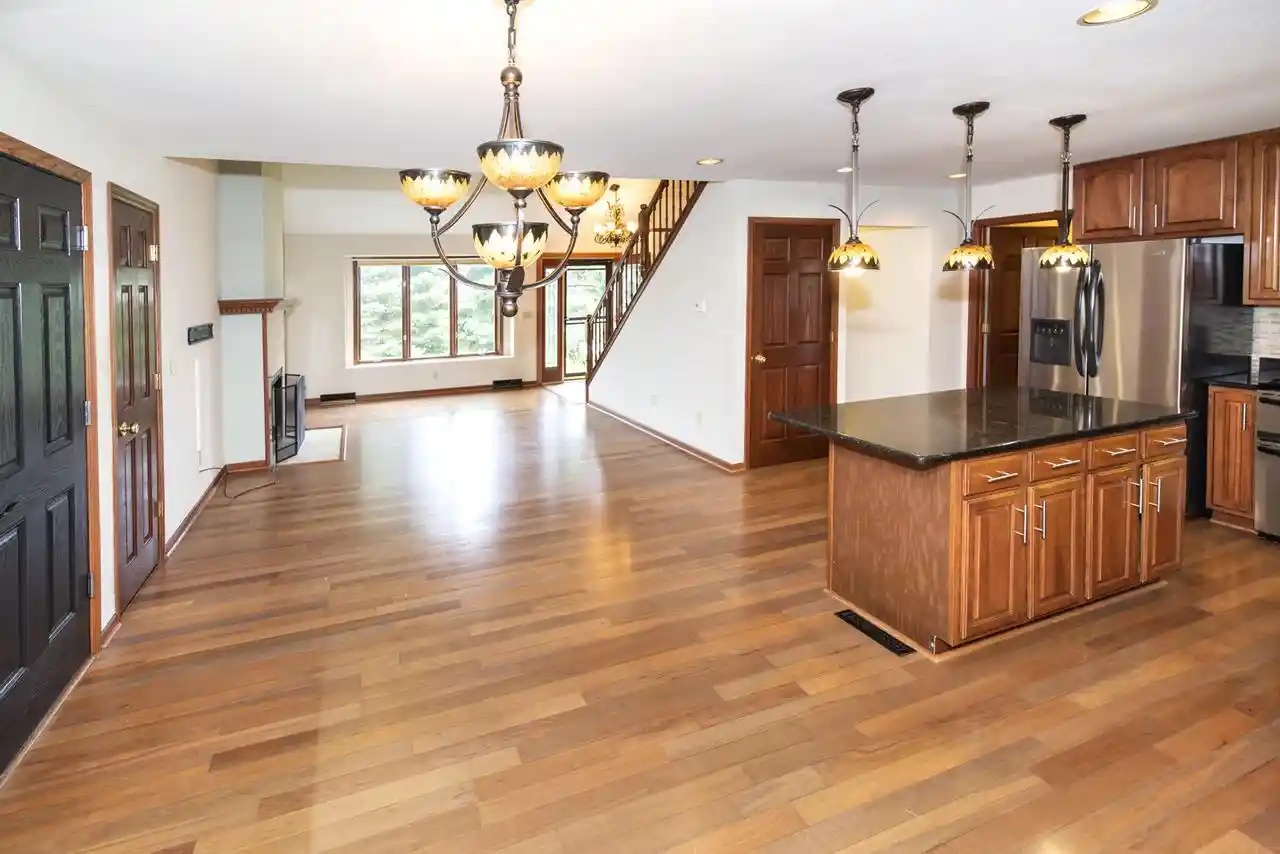 2nd image of 19065 Hiview Dr Dr, Brookfield, WI 53005