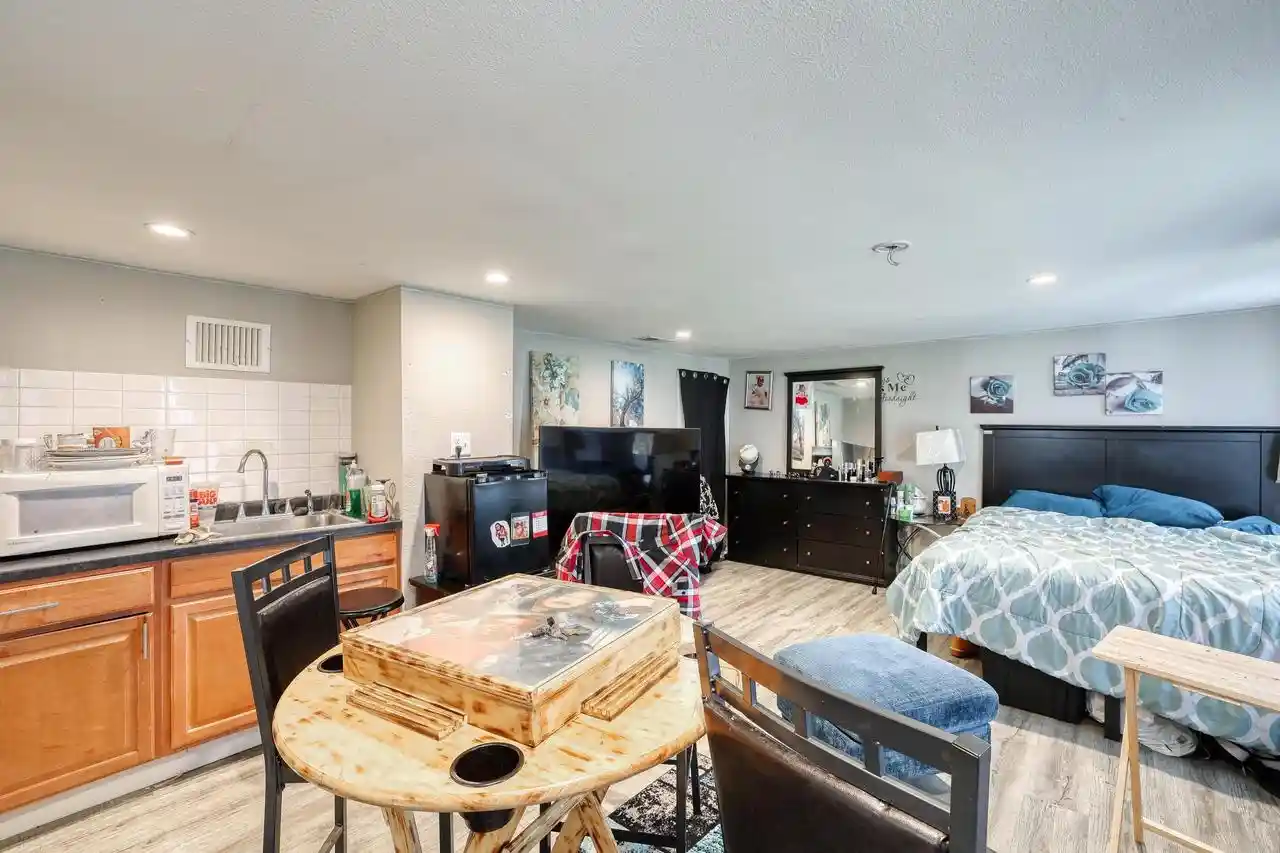 Listing Photo 5 - Condo for sale in building located at 5009 N 38th St St, Milwaukee, WI 53209 - Unit #5009A