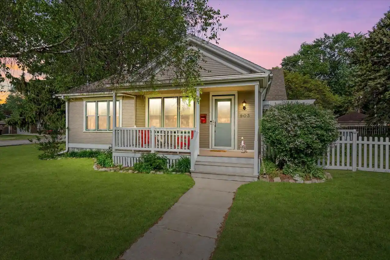 Homes for sale in South Milwaukee, WI | 903 N Chicago Avenue Avenue, South Milwaukee, WI 53172 | MLS# 1967500