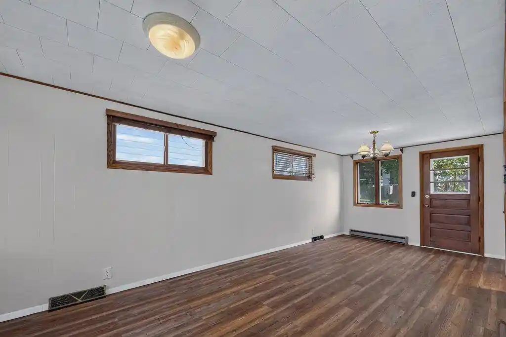 24th image of 325 W South Street Street, Caledonia, MN 55921 | MLS# 1967511