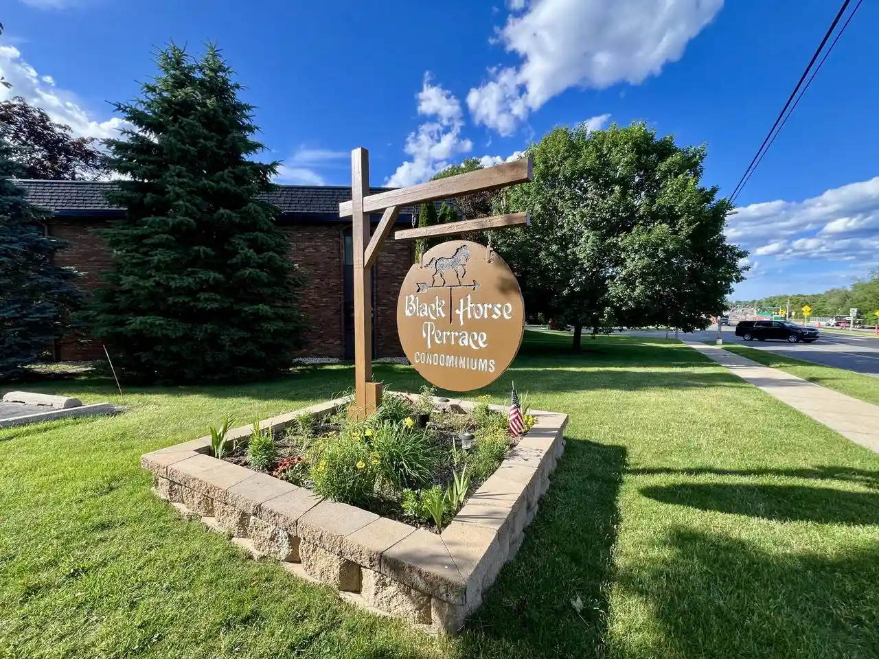 Homes for sale in Milwaukee, WI | 5165 S Root River Parkway Parkway #3, Milwaukee, WI 53228 | MLS# 1967521