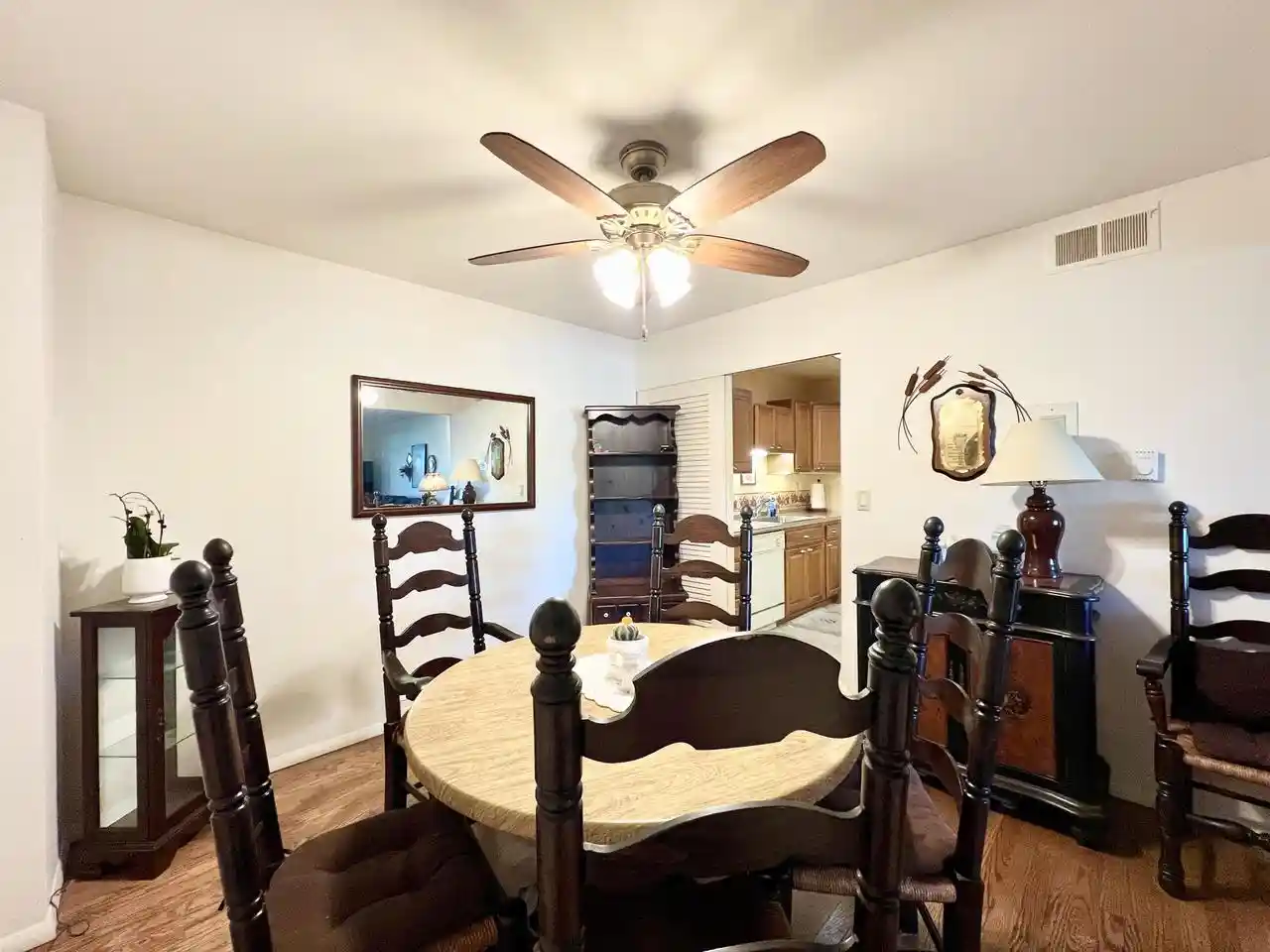 Homes for sale in Milwaukee, WI | 5165 S Root River Parkway Parkway #3, Milwaukee, WI 53228 | MLS# 1967521