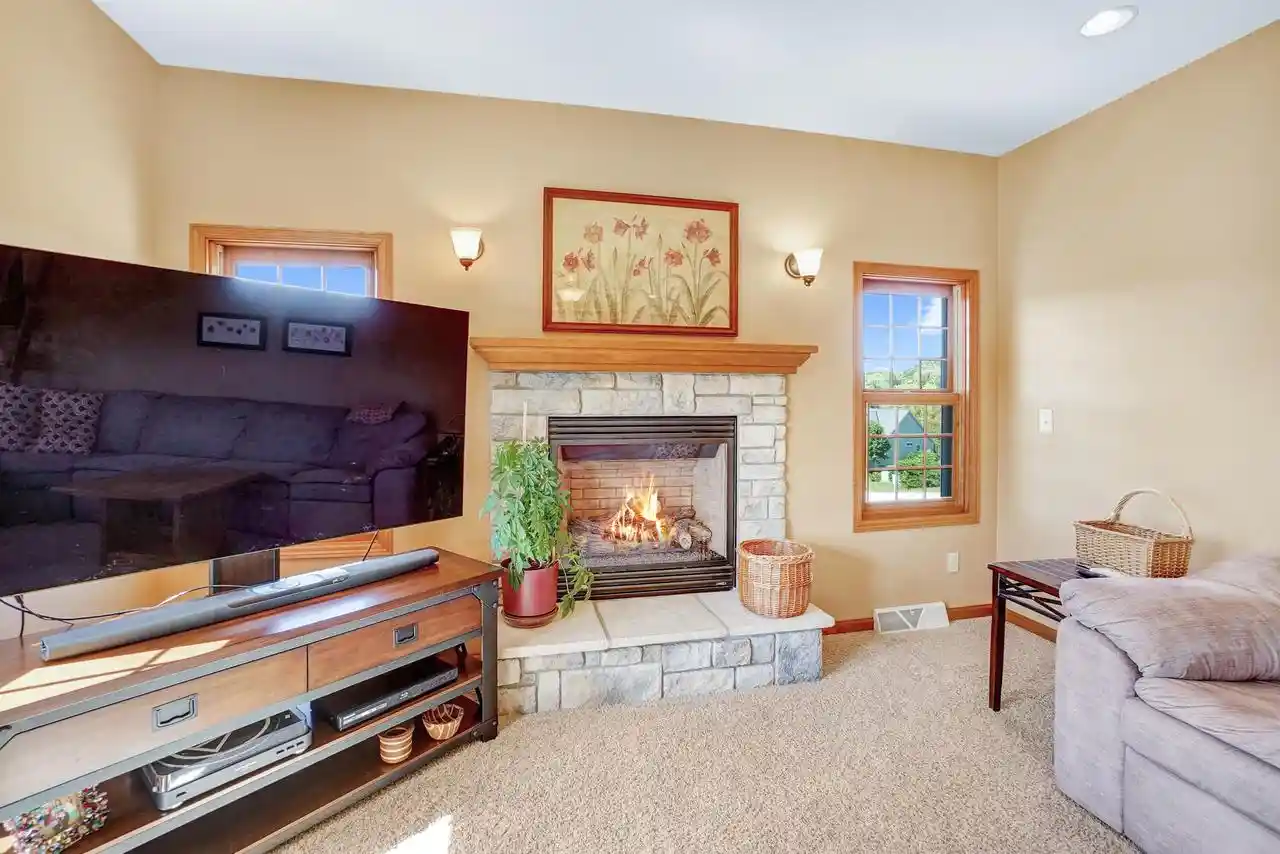 3rd image of N5181 Union Hill Road Road, Oconomowoc, WI 53066 | MLS# 1967527