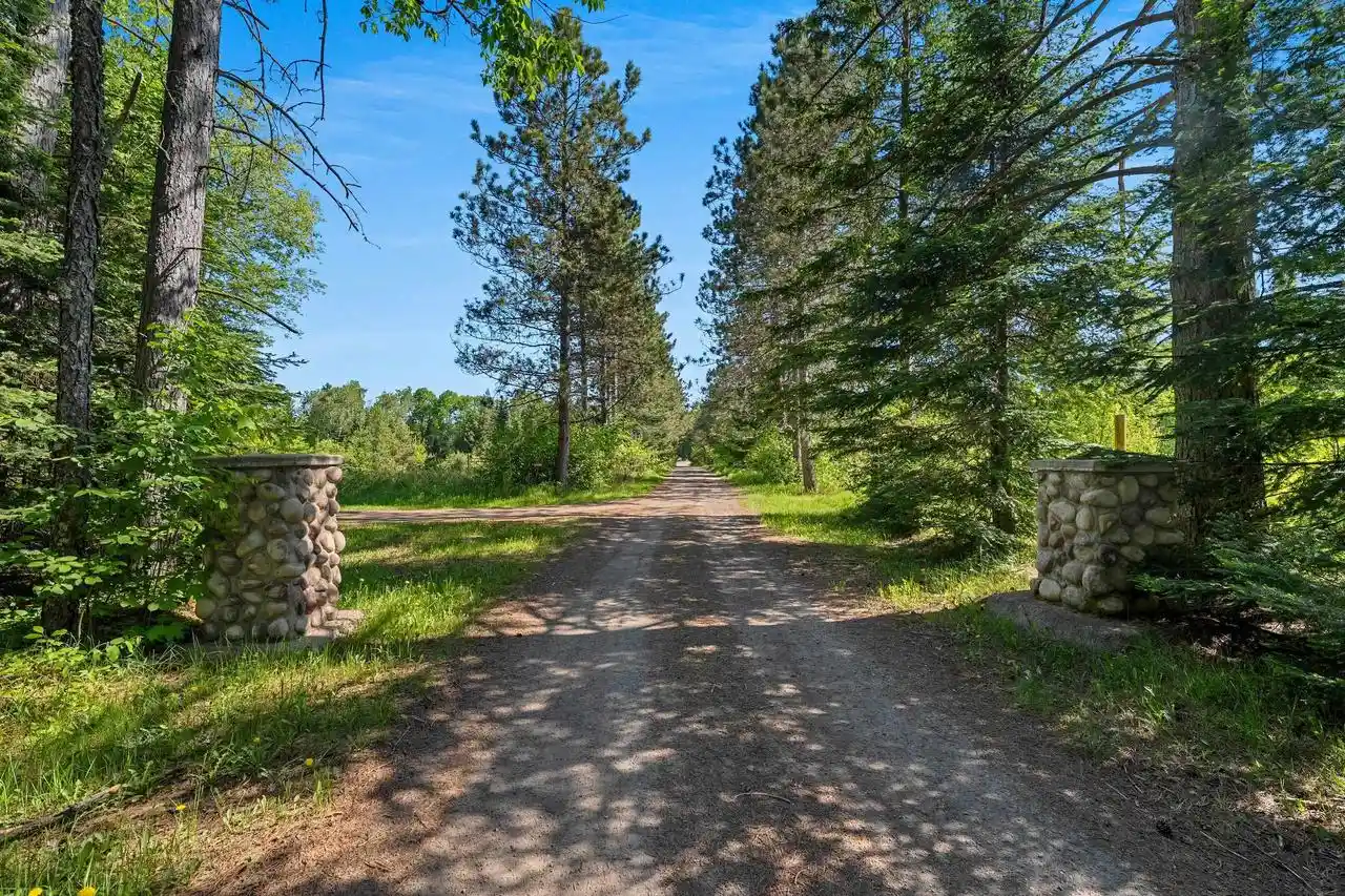 2nd image of 5132 Stricker Lane Lane, Florence, WI 54121 | MLS# 50327483