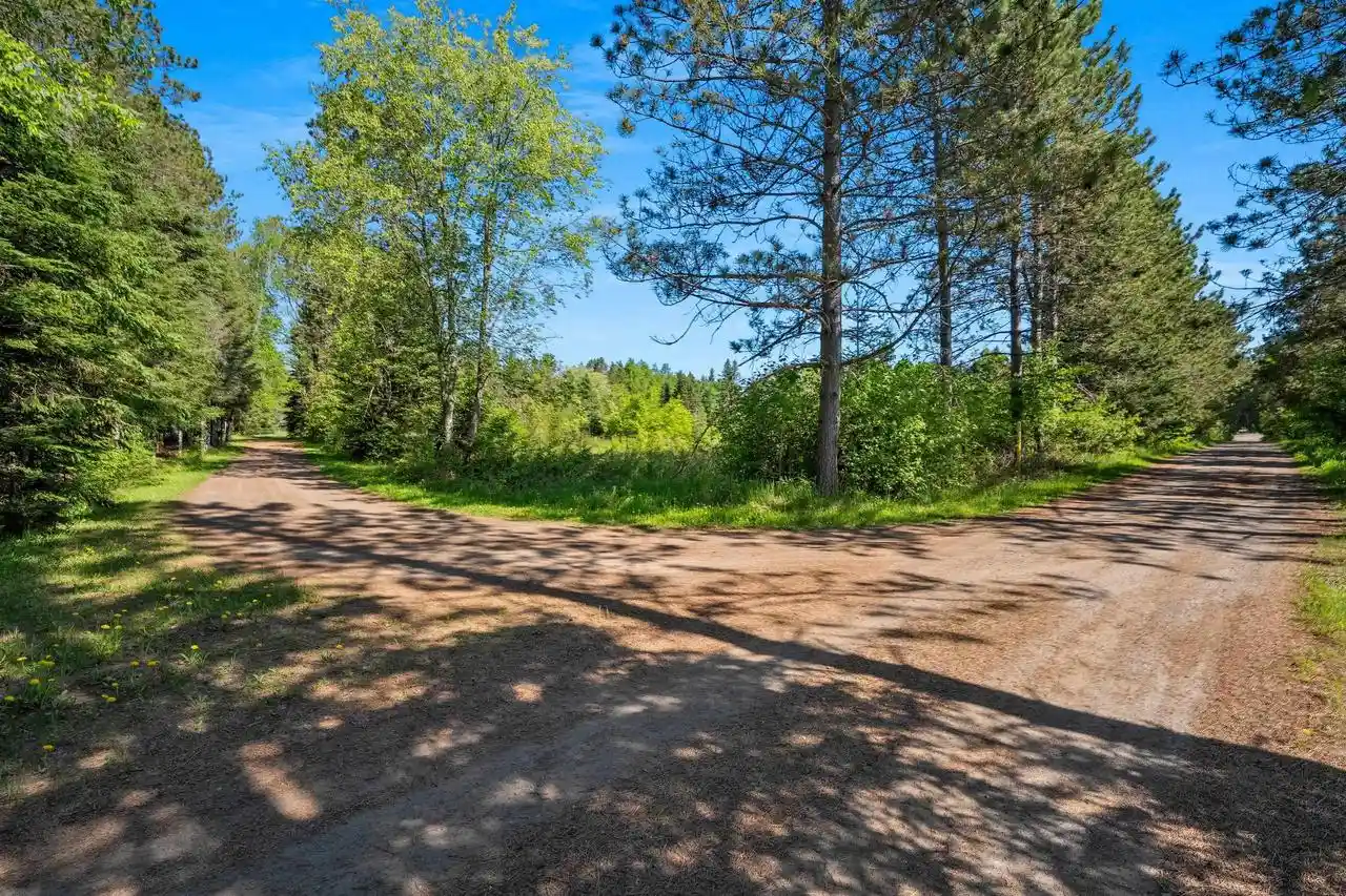 3rd image of 5132 Stricker Lane Lane, Florence, WI 54121 | MLS# 50327483