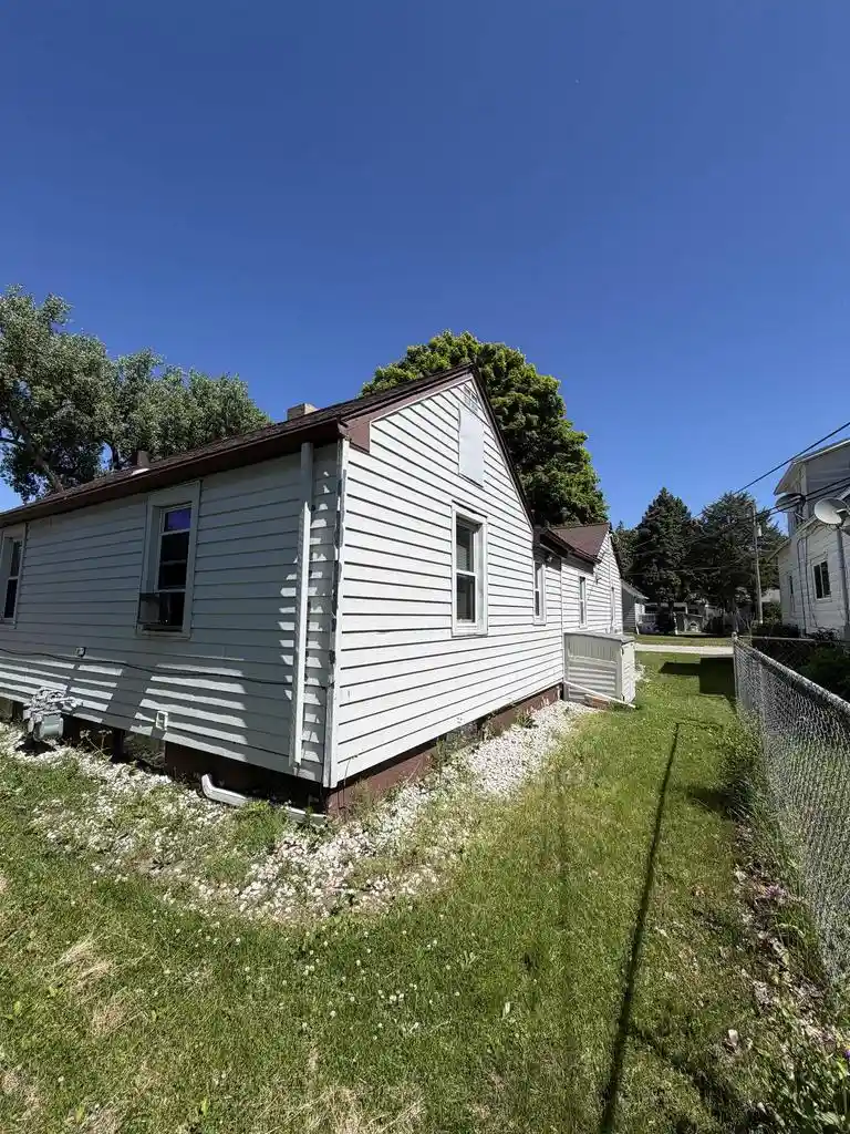 Homes for sale in Green Bay, WI | 1128 St George Street Street, Green Bay, WI 54302 | MLS# 50327466