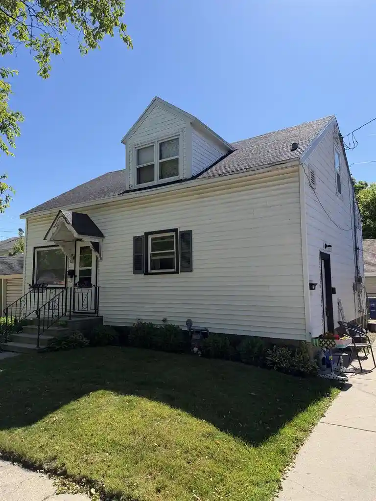 Homes for sale in Green Bay, WI | 818 St George Street Street, Green Bay, WI 54302 | MLS# 50327472