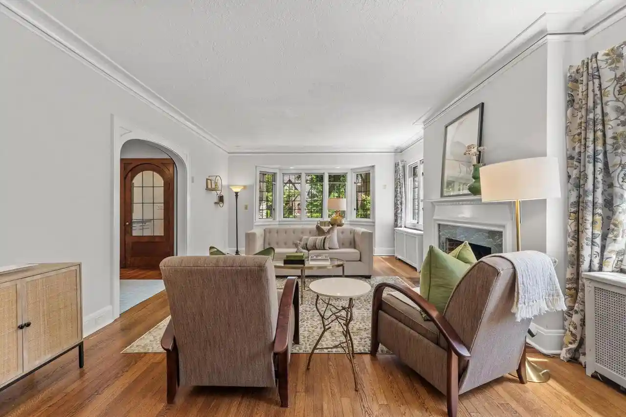 Homes for sale in Whitefish Bay, WI | 4637 N Murray Avenue Avenue, Whitefish Bay, WI 53211 | MLS# 1967562
