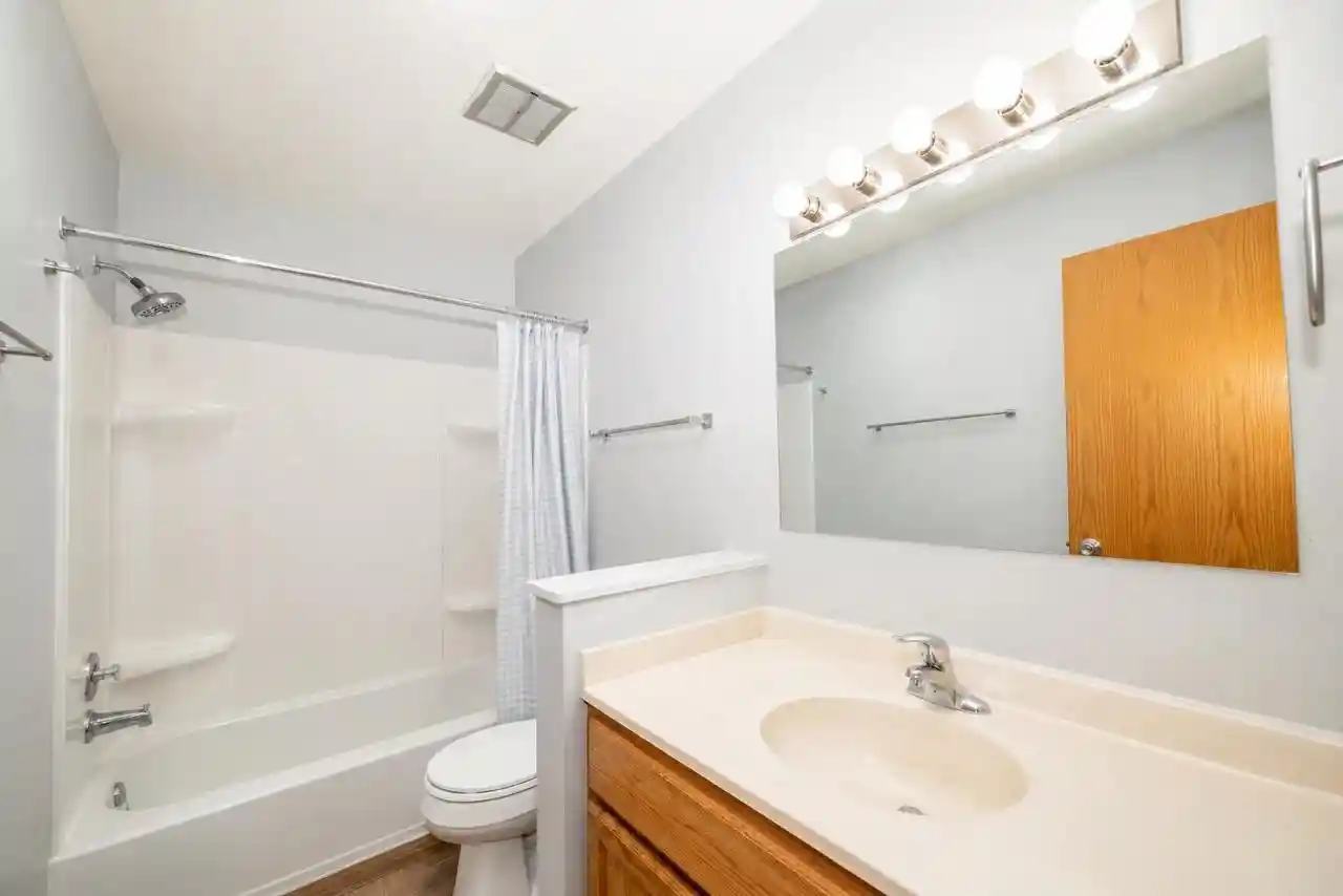 11th image of 1706 Onsgard Road Road, Madison, WI 53704 | MLS# 2025963