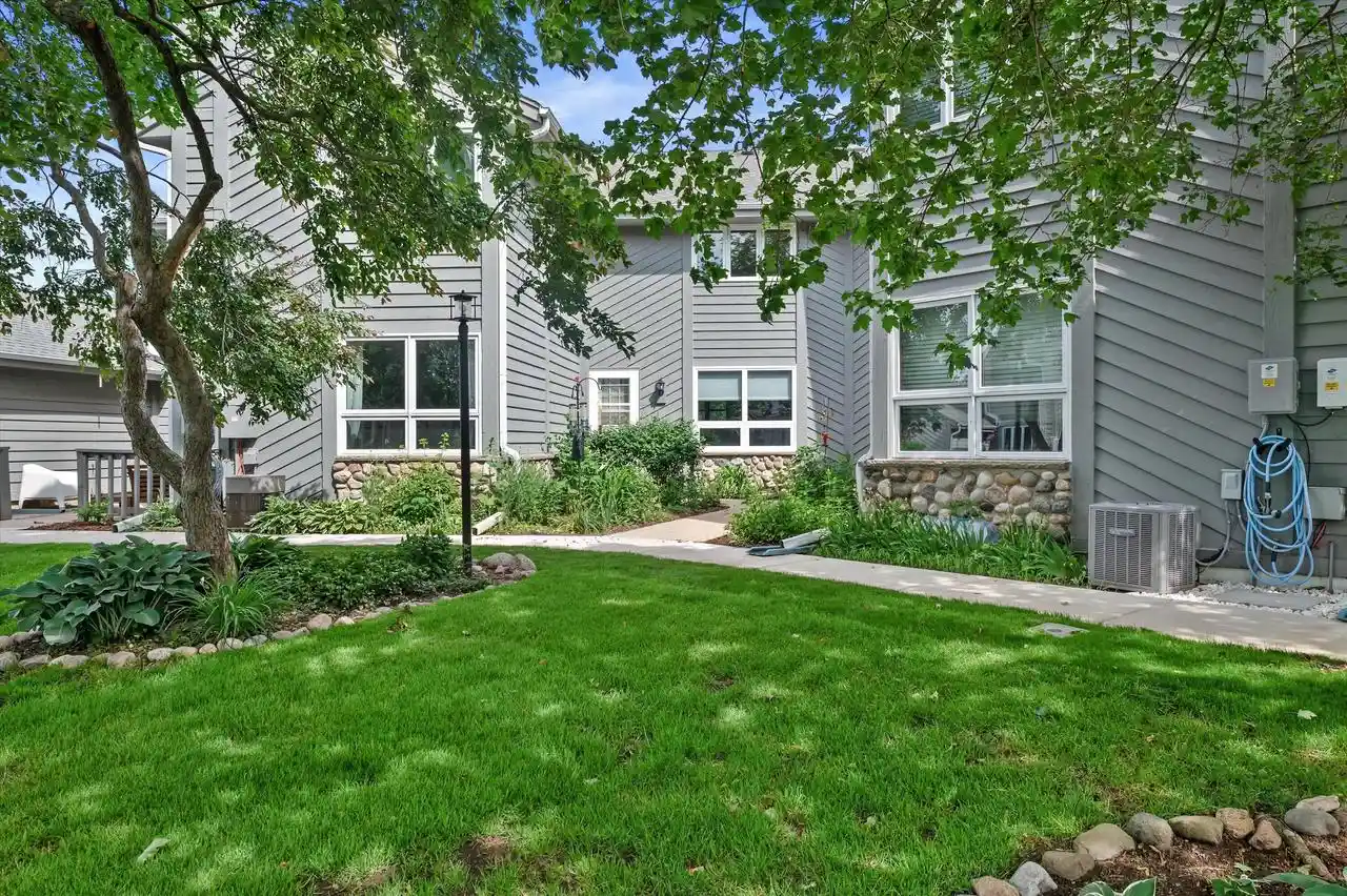 Homes for sale in New Berlin, WI | 15661 W Ridge Road Road, New Berlin, WI 53151 | MLS# 1967578