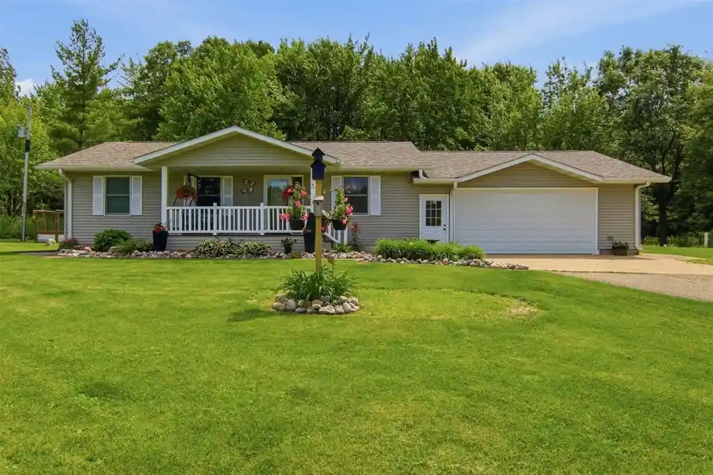 Homes for sale in Fall Creek, WI | E10725 Hwy 12, Fall Creek, WI 54742 | MLS# 1602297