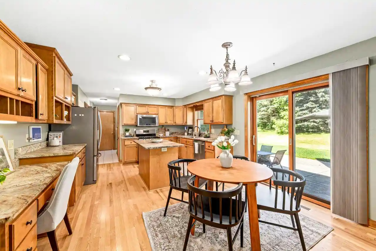 5th image of 3106 Fox Ridge Dr Dr, Waukesha, WI 53189 | MLS# 1967647