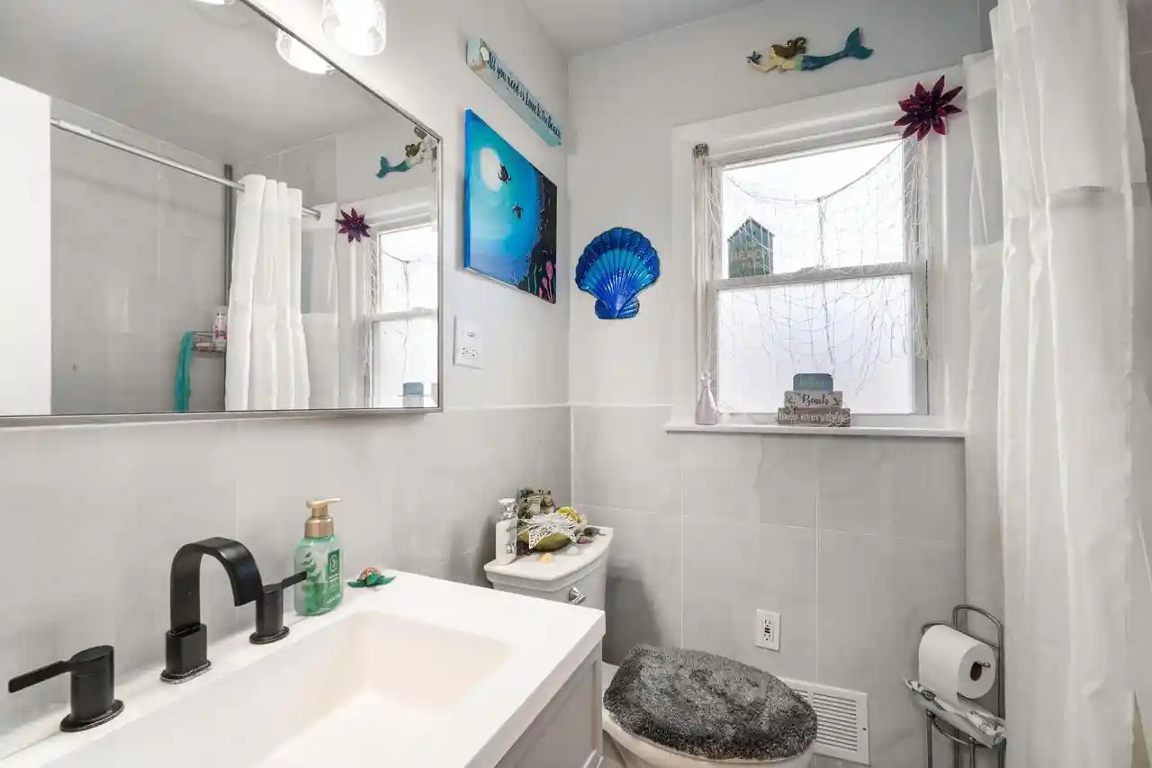 Homes for sale in South Milwaukee, WI | 1334 Manitoba Avenue Avenue, South Milwaukee, WI 53172 | MLS# 1967718