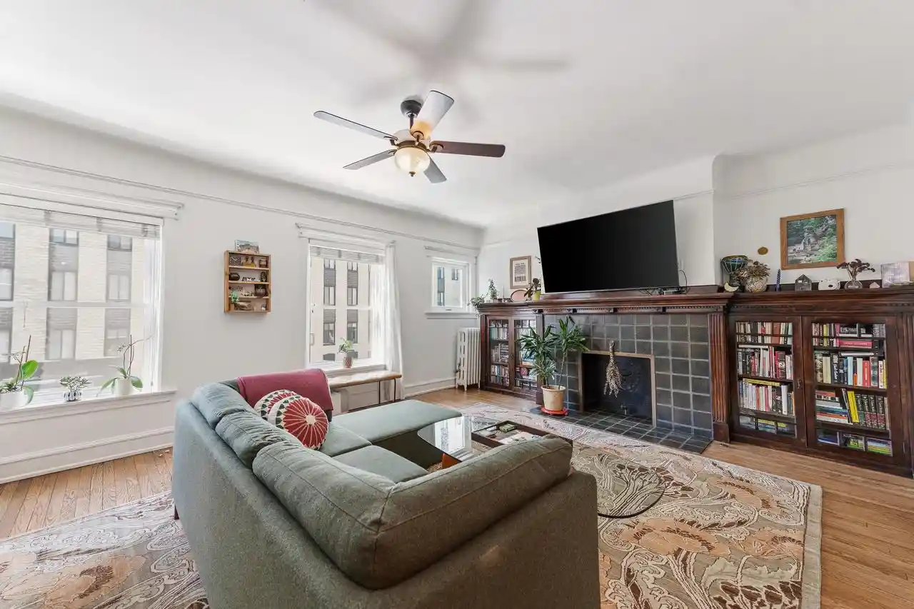 4th image of 1714 E Kane Pl Pl #K, Milwaukee, WI 53202 | MLS# 1967723