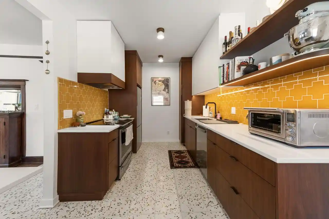 3rd image of 1714 E Kane Pl Pl, Milwaukee, WI 53202