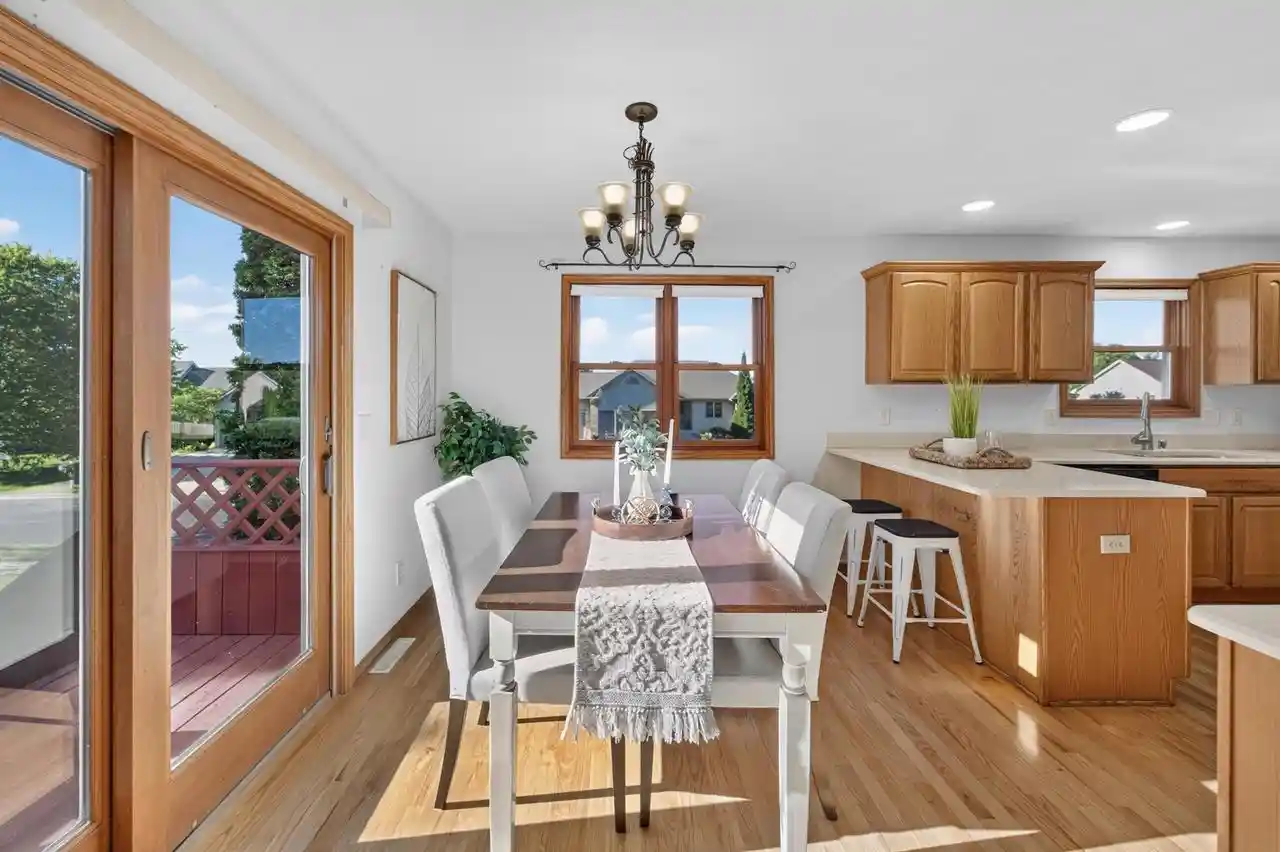 Photo 3 of Single family home for sale at 211 N Heatherstone Dr Dr, Sun Prairie, WI 53590 | MLS# 2026048 | Listing updated on 2026-08-06